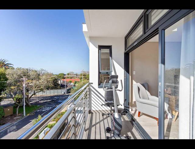 2 BEDROOM APARTMENT RENTED IN CLAREMONT